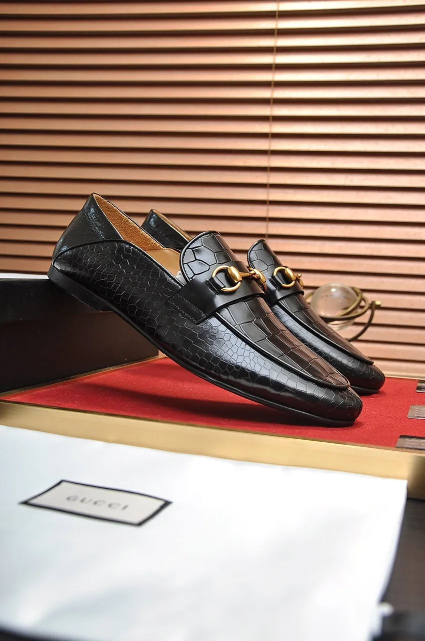 Men's shoes 💰520💶【GUCCI】 (High-end Niuli) New 🍀Gucci* - top version Gucci Peas shoes! Made of imported original cowhide, the inner top layer is comfortable cowhide lining! Original wear-resistant rubber outsole! High quality products! Code number 38-44!